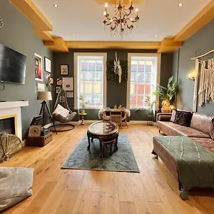 Unique & Luxurious 2 Bedroom Centre Apartment Nottingham